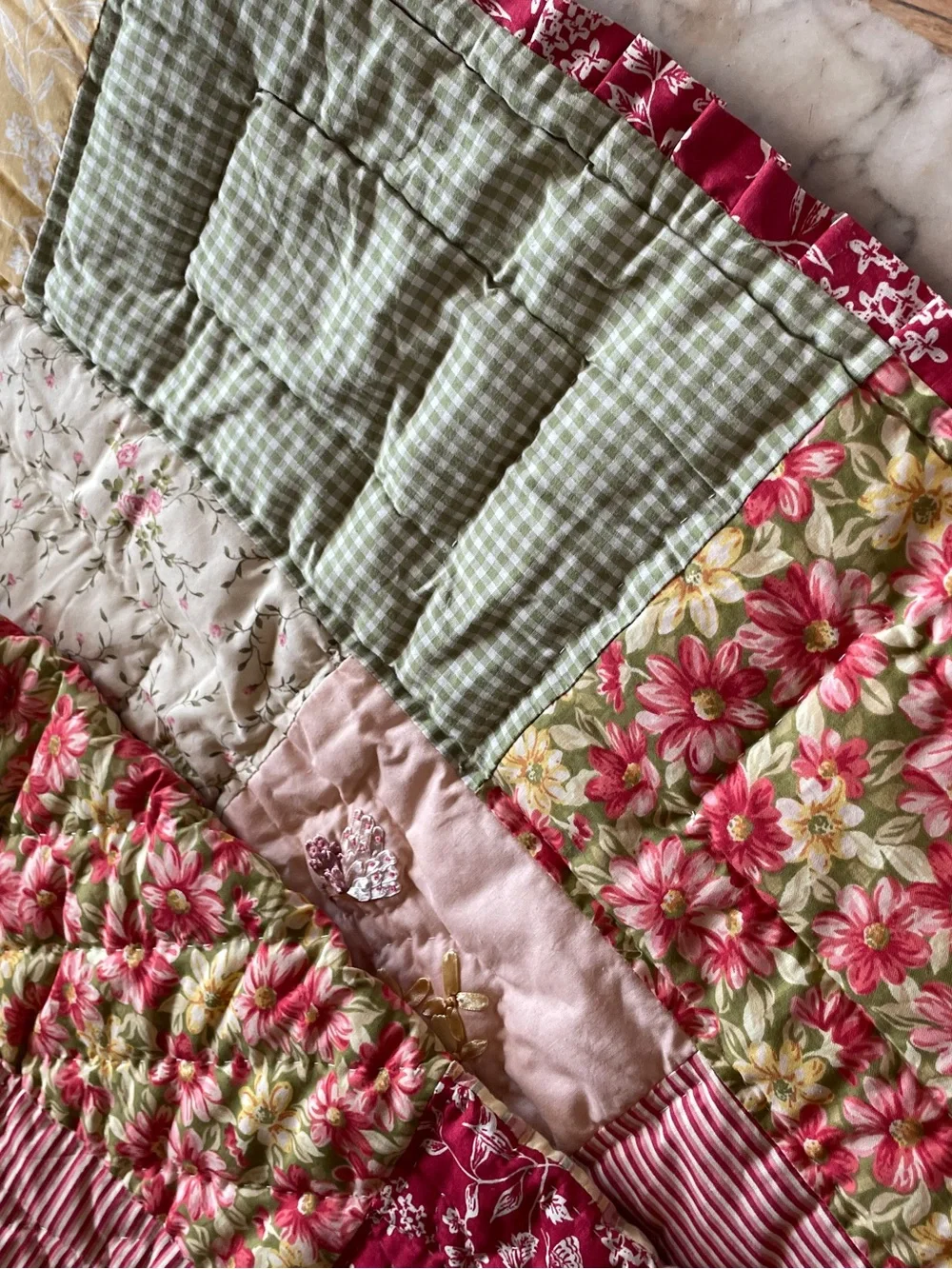 C & F Quilted Throw